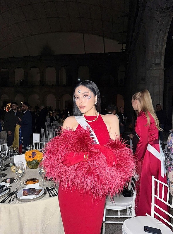 Kỳ Duyên lên đồ Kỳ Duyên lên đồ