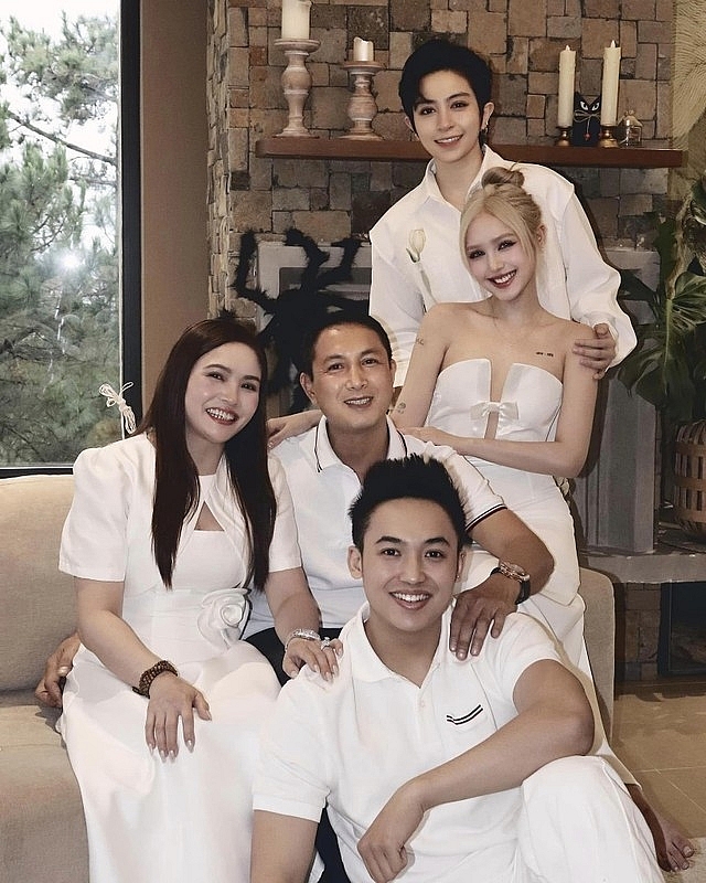 Xoài Non khoe nhan sắc kiều diễm ma mị đón sinh nhật tuổi 22 Xoài Non khoe nhan sắc kiều diễm ma mị đón sinh nhật tuổi 22