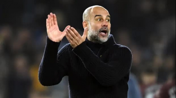 HLV Pep Guardiola cam kết ở lại Man City