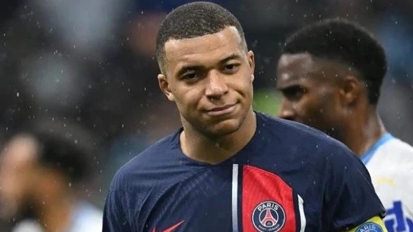 Kylian Mbappe có thể bị tước băng đội trưởng tuyển Pháp