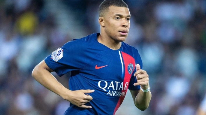 HLV Ancelotti bênh vực Mbappe