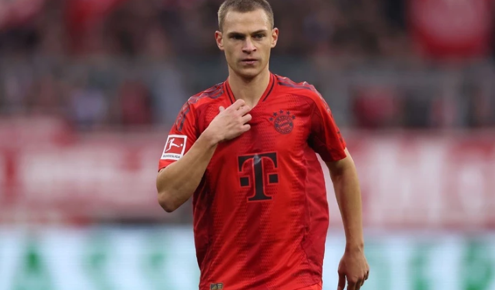 Kimmich báo tin vui tới PSG và Barca