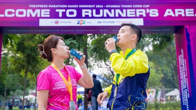 Vinamilk tài trợ “132 kg đạm” cho 11.000 runner VnExpress Marathon Hà Nội