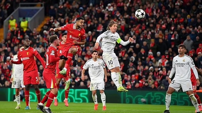 Champions League, Liverpool ngự trị ngôi đầu