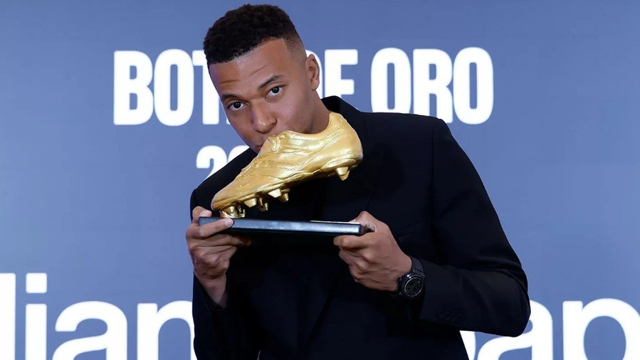 Mbappe nói điều "ấm lòng" Real Madrid khi nhận Giày Vàng châu Âu