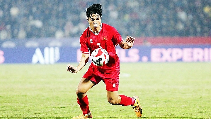 HLV Kim Sang Sik triệu tập Xuân Son lên tuyển Việt Nam