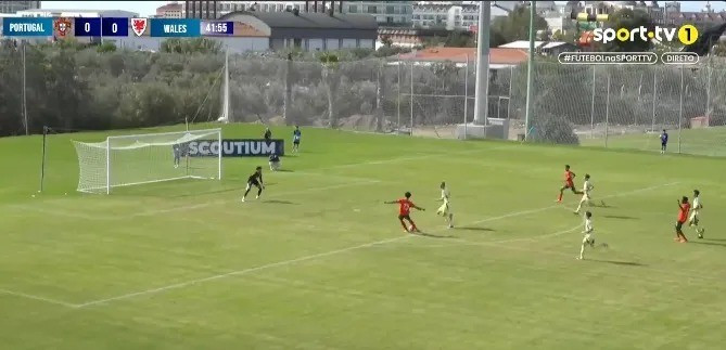 Ronaldo và con trai "rủ nhau" làm ‘điều đặc biệt’