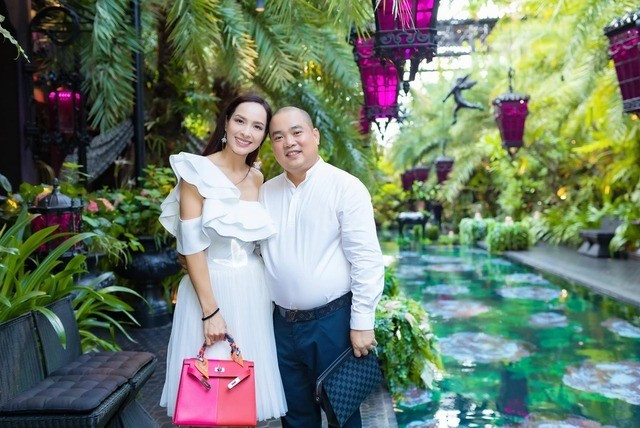 Siêu mẫu Thúy Hạnh đẹp rạng ngời tuổi U50, sống trong biệt thự tràn ngập hoa ở trung tâm TPHCM Siêu mẫu Thúy Hạnh đẹp rạng ngời tuổi U50, sống trong biệt thự tràn ngập hoa ở trung tâm TPHCM