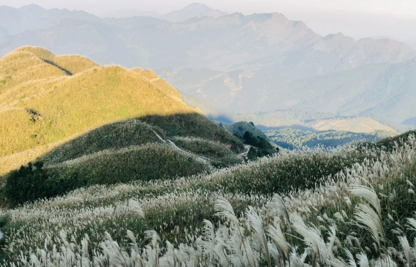 Tháng 11 rực rỡ: Việt Nam đẹp mê hồn từ núi rừng đến biển đảo Tháng 11 rực rỡ: Việt Nam đẹp mê hồn từ núi rừng đến biển đảo