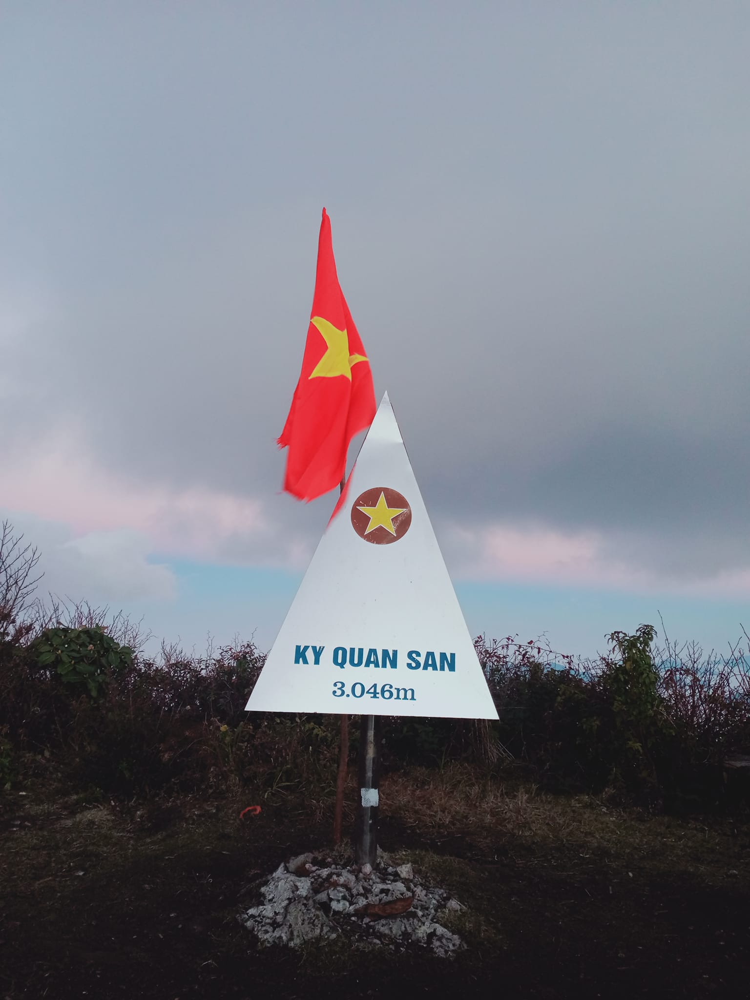 Tháng 11 rực rỡ: Việt Nam đẹp mê hồn từ núi rừng đến biển đảo Tháng 11 rực rỡ: Việt Nam đẹp mê hồn từ núi rừng đến biển đảo