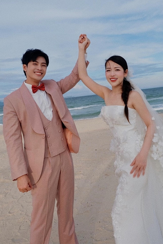 Hai năm hôn nhân, Puka và Gin Tuấn Kiệt ngọt ngào như ngày đầu