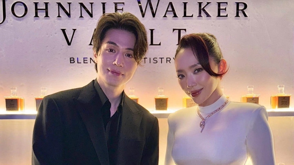 Tóc Tiên xuất hiện như nữ thần bên Lee Dong Wook và Dara (2NE1)