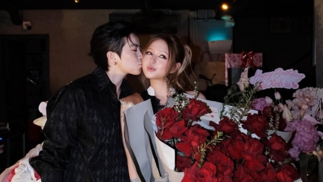 Xoài Non đón tuổi 23 ngọt ngào với bữa tiệc sinh nhật ấm cúng bên Gil Lê