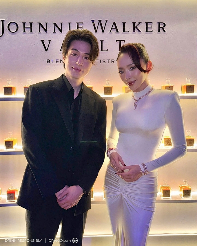 Tóc Tiên xuất hiện như nữ thần bên Lee Dong Wook và Dara (2NE1)