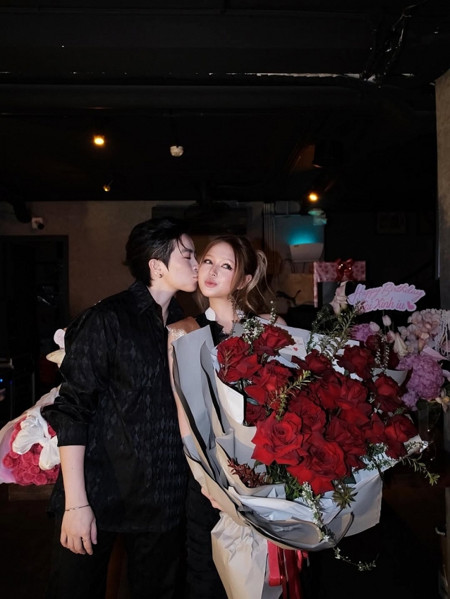 Xoài Non đón tuổi 23 ngọt ngào với bữa tiệc sinh nhật ấm cúng bên Gil Lê