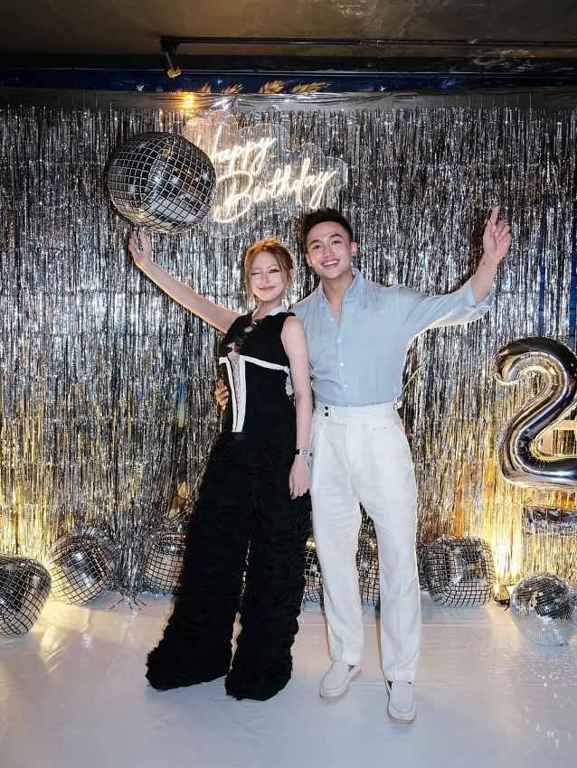 Xoài Non đón tuổi 23 ngọt ngào với bữa tiệc sinh nhật ấm cúng bên Gil Lê