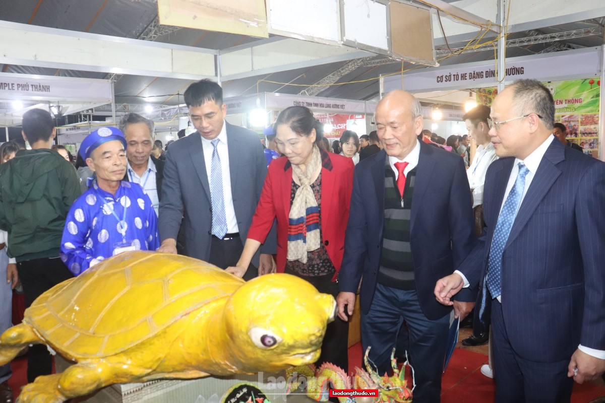 Triển lãm sản phẩm TCMN mới, sáng tạo: Phát huy giá trị sản phẩm và tinh thần sáng tạo tại các làng nghề Phát huy giá trị sản phẩm và tinh thần sáng tạo tại các làng nghề