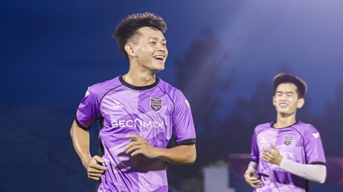 Vĩ Hào trở lại tuyển U22 Việt Nam, sẵn sàng dự SEA Games 33 Vĩ Hào trở lại tuyển U22 Việt Nam, sẵn sàng dự SEA Games 33