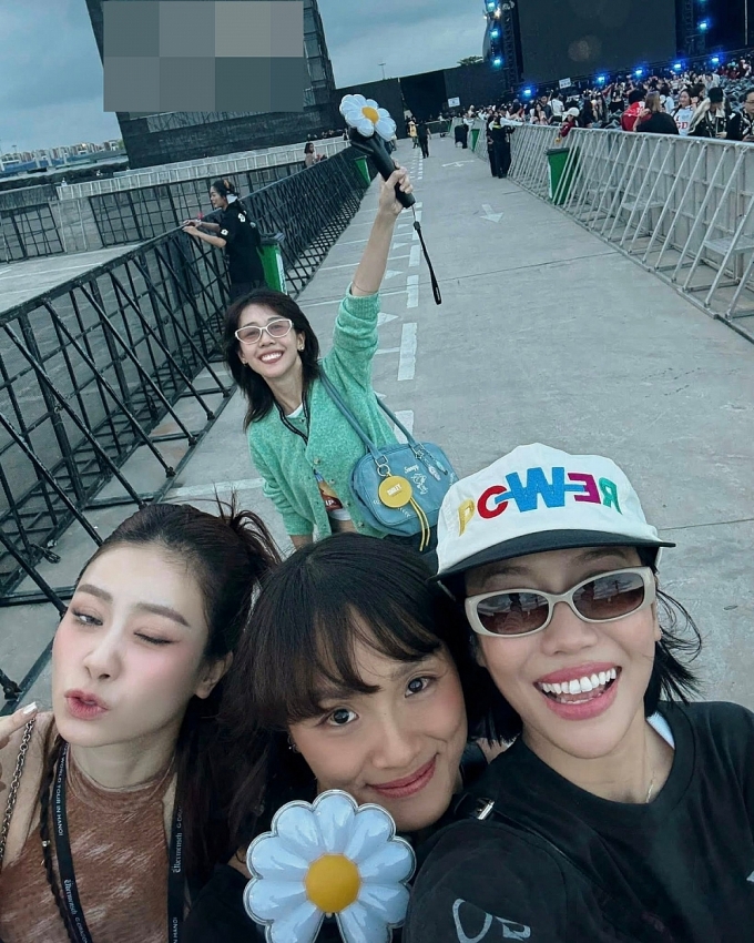 Không chỉ Đàm Thu Trang, nhiều sao Việt xem G-Dragon trình diễn