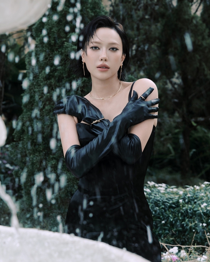 Diệu Nhi khiến netizen ‘đứng hình’ vì diện mạo táo bạo khó nhận ra Diệu Nhi khiến netizen ‘đứng hình’ vì diện mạo táo bạo khó nhận ra