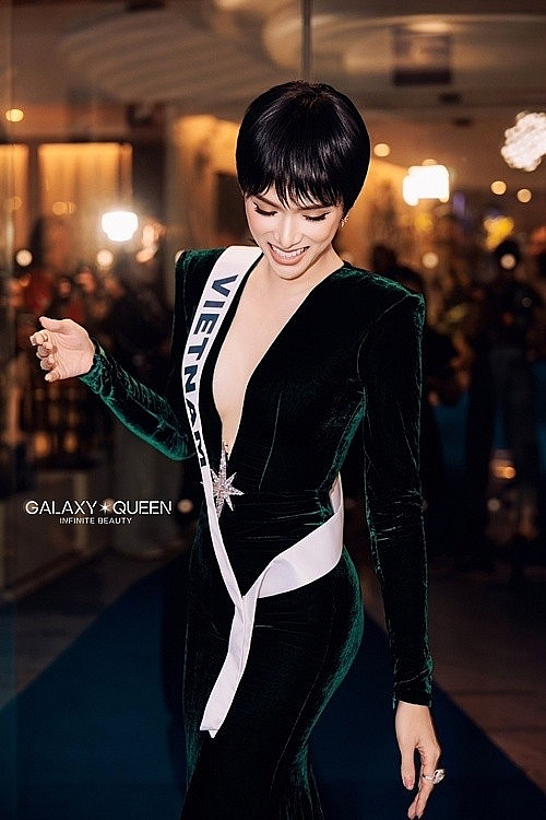 Hương Giang gây ấn tượng tại Miss Universe 2025 với tóc tém cá tính