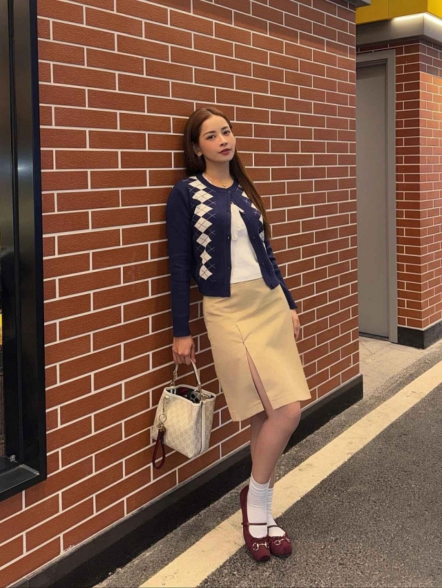 Chi Pu gây ấn tượng với phong cách thời trang khi gió mùa về