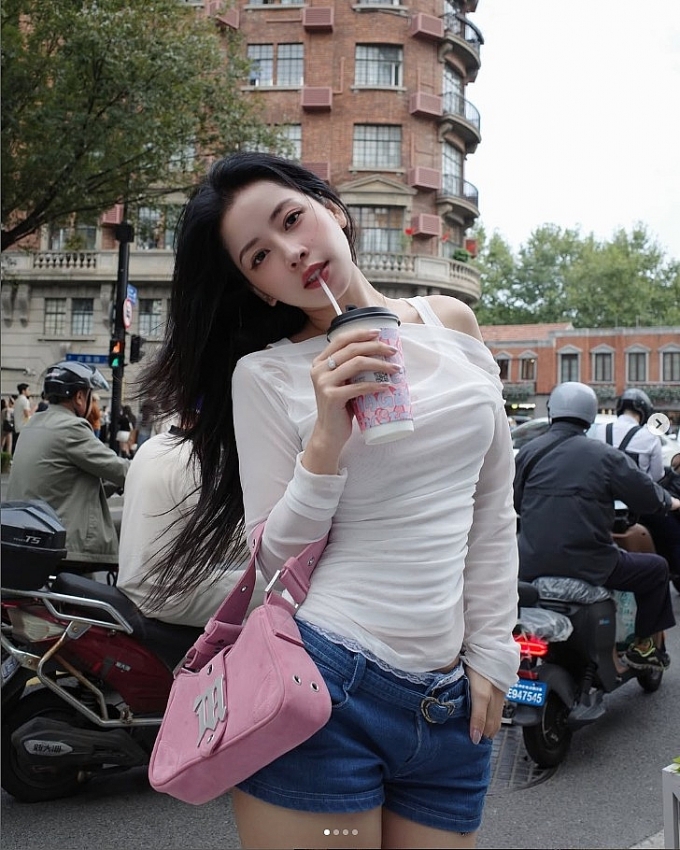 Chi Pu gây ấn tượng với phong cách thời trang khi gió mùa về