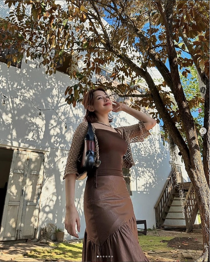 Chi Pu gây ấn tượng với phong cách thời trang khi gió mùa về