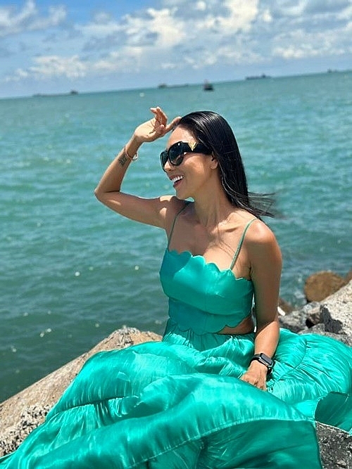 Hôn nhân hạnh phúc của ca sĩ Khánh Ngọc và chồng doanh nhân