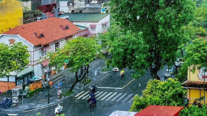 Dự báo thời tiết đêm nay và ngày mai 10/11: Hà Nội và các khu vực trên cả nước