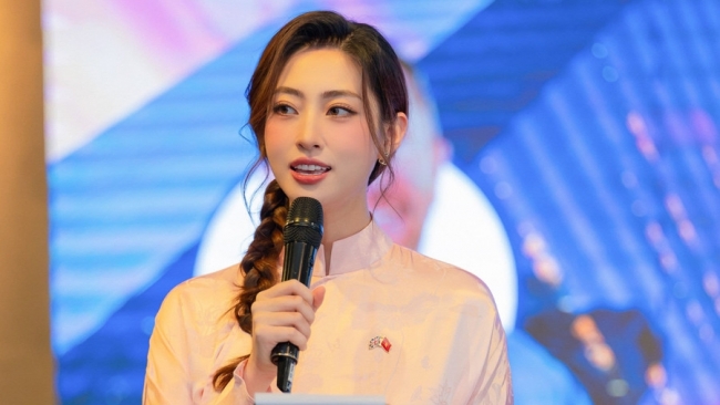 Hoa hậu Lương Thuỳ Linh được "chọn mặt gửi vàng" tại Hội nghị cấp cao