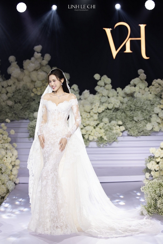 Ngắm loạt váy cưới kiêu sa của Đỗ Thị Hà khiến dân tình xuýt xoa, trầm trồ