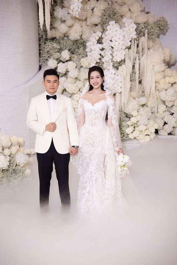 Ngắm loạt váy cưới kiêu sa của Đỗ Thị Hà khiến dân tình xuýt xoa, trầm trồ