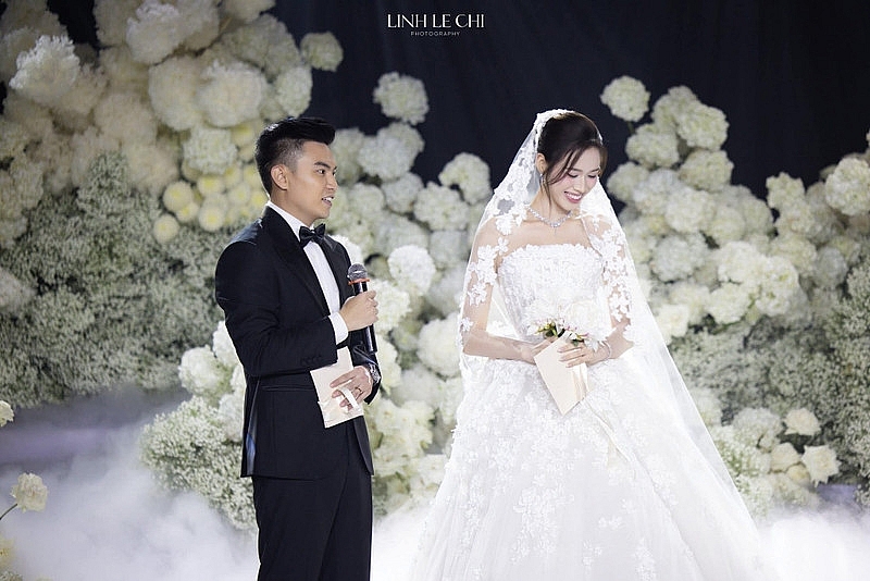 Ngắm loạt váy cưới kiêu sa của Đỗ Thị Hà khiến dân tình xuýt xoa, trầm trồ