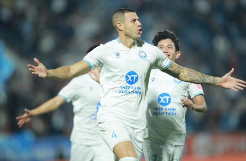 Nam Định thi đấu tuyệt hay trước Hà Nội FC