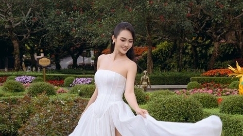 Á hậu Vũ Thúy Quỳnh gợi cảm gây mê, hẹn hò doanh nhân Đức Phạm