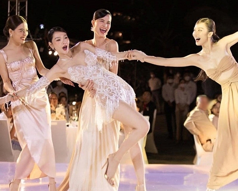 Tình bạn đẹp giữa Minh Hằng - Đông Nhi Tình bạn đẹp giữa Minh Hằng - Đông Nhi