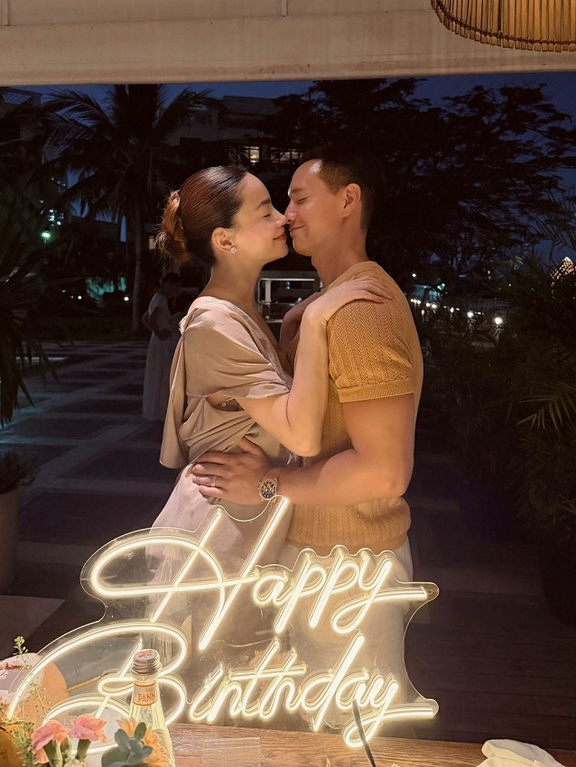 Hồ Ngọc Hà và Kim Lý mỗi lần xuất hiện đều mặc đẹp như tạp chí Hồ Ngọc Hà và Kim Lý mỗi lần xuất hiện đều mặc đẹp như tạp chí