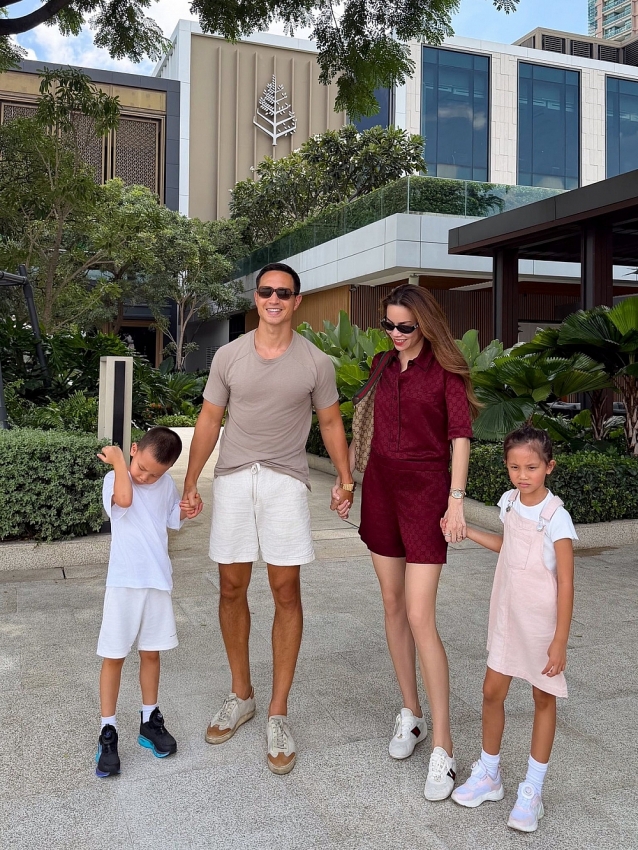 Hồ Ngọc Hà và Kim Lý mỗi lần xuất hiện đều mặc đẹp như tạp chí Hồ Ngọc Hà và Kim Lý mỗi lần xuất hiện đều mặc đẹp như tạp chí