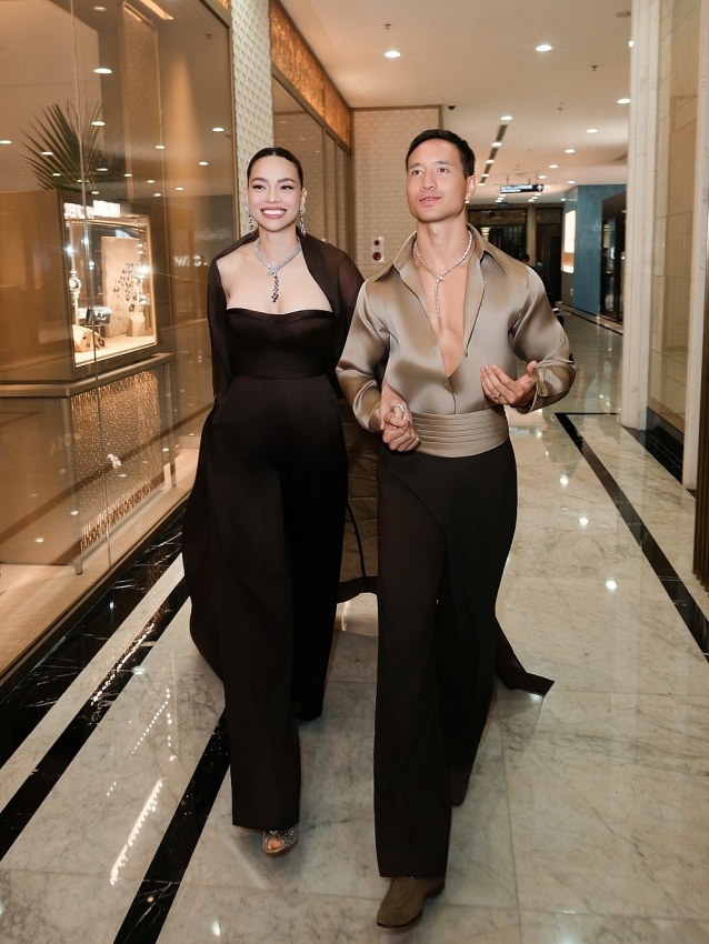 Hồ Ngọc Hà và Kim Lý mỗi lần xuất hiện đều mặc đẹp như tạp chí Hồ Ngọc Hà và Kim Lý mỗi lần xuất hiện đều mặc đẹp như tạp chí