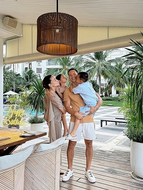 Mối quan hệ thân thiết giữa Hồ Ngọc Hà - Lê Thúy Mối quan hệ thân thiết giữa Hồ Ngọc Hà - Lê Thúy