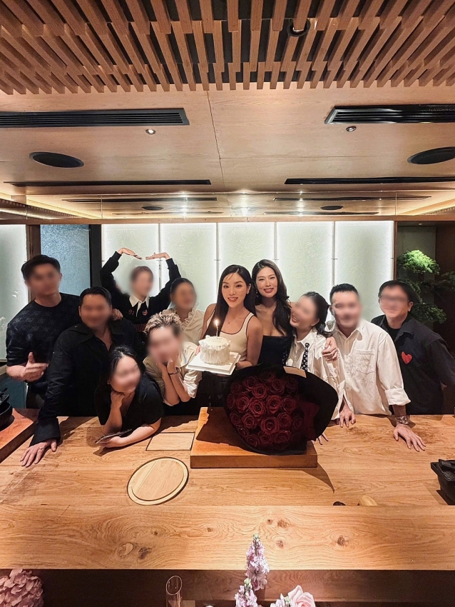 Hoa hậu Kỳ Duyên đón sinh nhật bên Thiên Ân