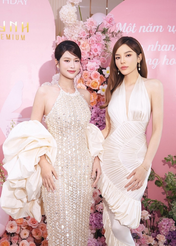 Hoa hậu Kỳ Duyên đón sinh nhật bên Thiên Ân