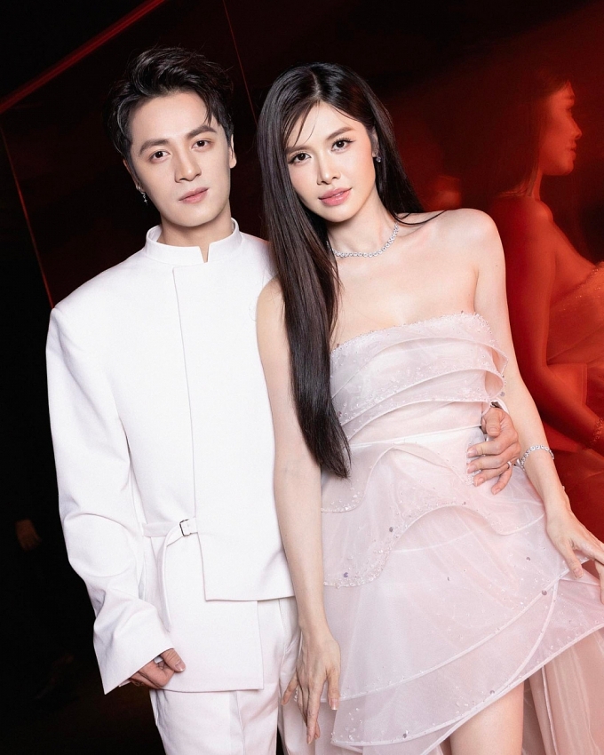 Hôn nhân viên mãn sau 20 năm của vợ chồng ca sĩ Đăng Khôi Hôn nhân viên mãn sau 20 năm của vợ chồng ca sĩ Đăng Khôi