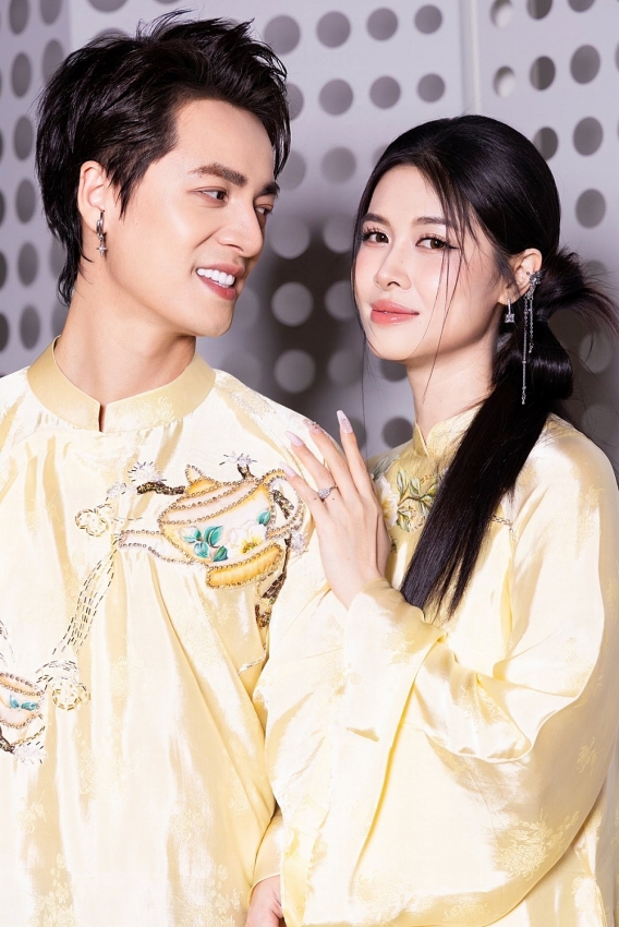 Hôn nhân viên mãn sau 20 năm của vợ chồng ca sĩ Đăng Khôi Hôn nhân viên mãn sau 20 năm của vợ chồng ca sĩ Đăng Khôi