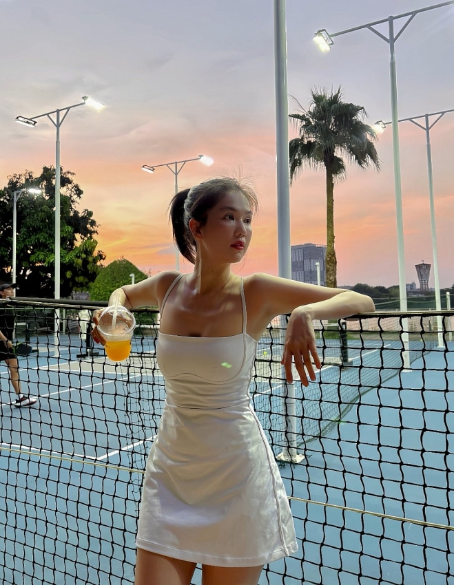 Ngọc Trinh lộ diện qua ảnh thường của trợ lý, tăng 2kg gần đây Ngọc Trinh lộ diện qua ảnh thường của trợ lý, tăng 2kg gần đây