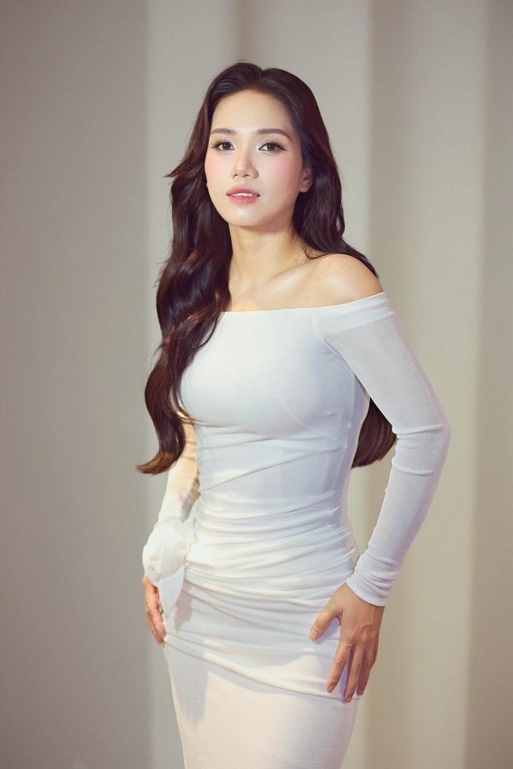 Thuỳ Chi thăng hạng nhan sắc, hút spotlight mỗi lần xuất hiện Thuỳ Chi thăng hạng nhan sắc, hút spotlight mỗi lần xuất hiện