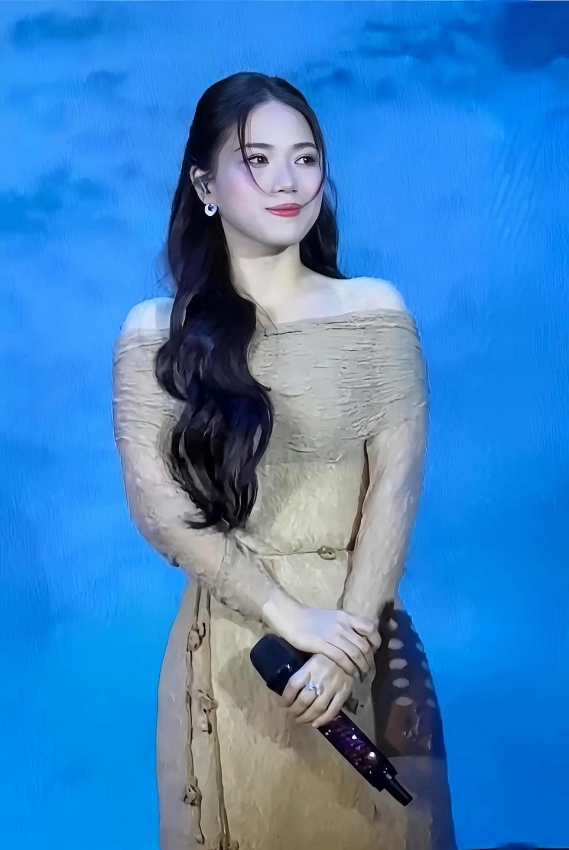 Thuỳ Chi thăng hạng nhan sắc, hút spotlight mỗi lần xuất hiện Thuỳ Chi thăng hạng nhan sắc, hút spotlight mỗi lần xuất hiện