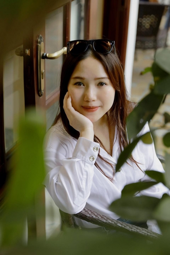 Thuỳ Chi thăng hạng nhan sắc, hút spotlight mỗi lần xuất hiện Thuỳ Chi thăng hạng nhan sắc, hút spotlight mỗi lần xuất hiện