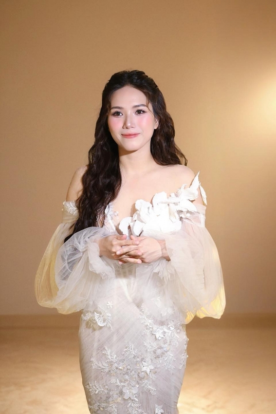 Thuỳ Chi thăng hạng nhan sắc, hút spotlight mỗi lần xuất hiện Thuỳ Chi thăng hạng nhan sắc, hút spotlight mỗi lần xuất hiện